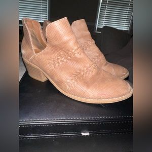 Universal Thread Booties